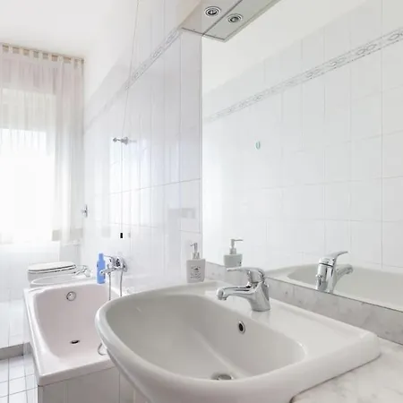 Nice And Bright Studio Apartman Milánó